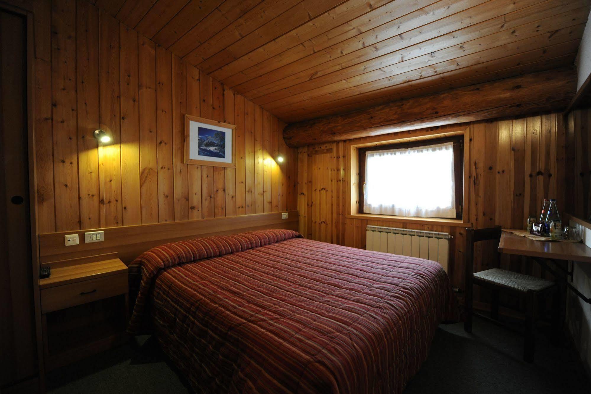 Hotel Restaurant La Barme Cogne Eksteriør billede